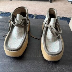 Mens Clark’s Wallabee
